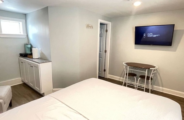 Hampton Beach Getaway | Mins to Portsmouth+ Maine