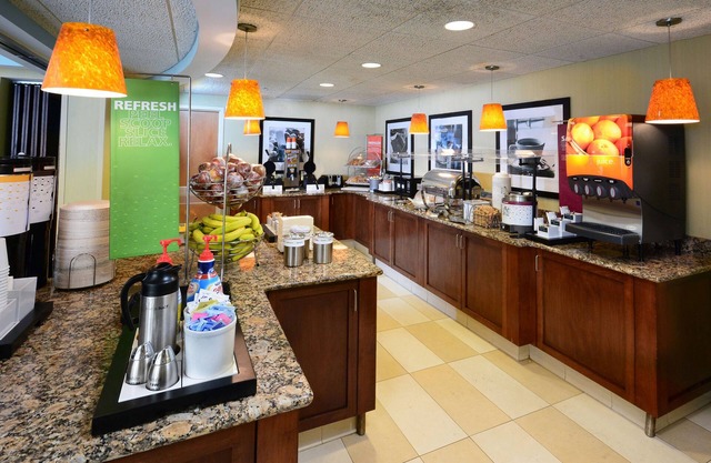 Hampton Inn Charlotte North / Lake Norman