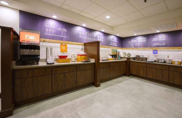 Hampton Inn Hays-North of I-70
