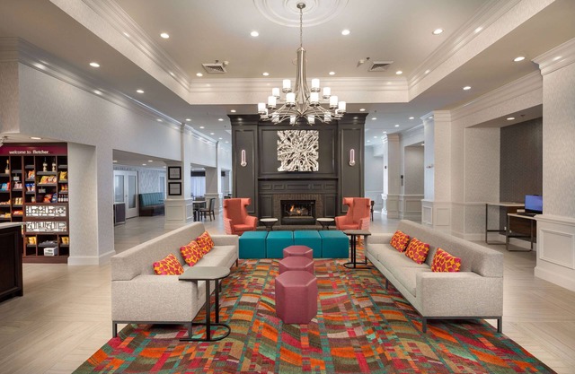Hampton Inn & Suites Asheville Airport