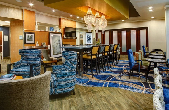 Hampton Inn & Suites Columbus