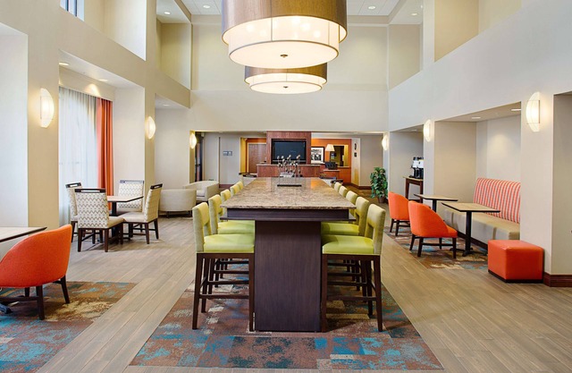 Hampton Inn & Suites Lancaster