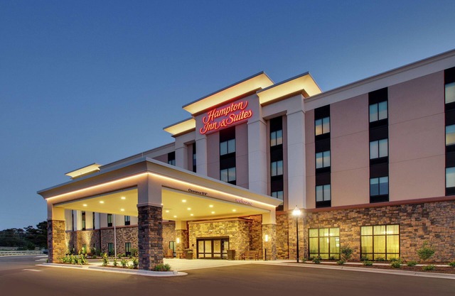 Hampton Inn & Suites Southport