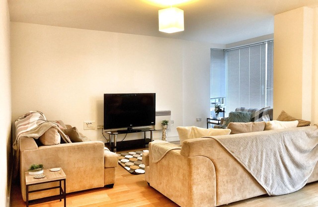 Hampton Leigh - Elegant Apartment in The Wharf