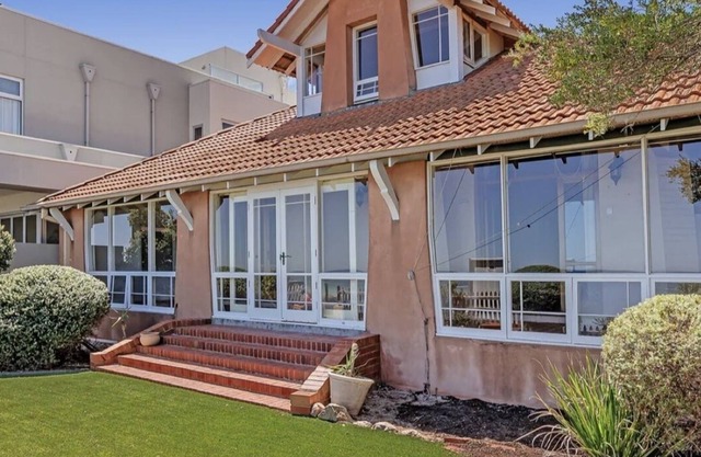HAMPTONS BEACHFRONT 🙌VIEWS ✅FREE WIFI ✅ NETFLIX ✅ KID FRIENDLY ✅ LG GROUPS ✅