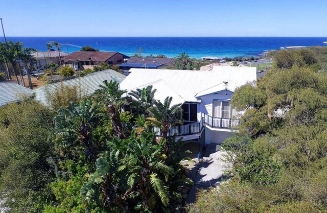 Hamtons Family Apartment at One Mile Beach