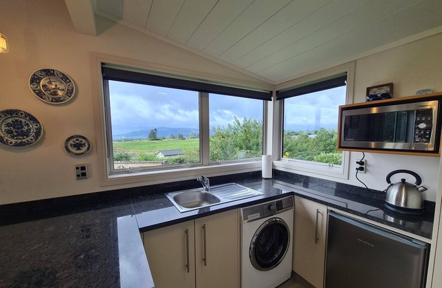 Hamurana Retreat - agréable et paisible emplacement rural avec vue