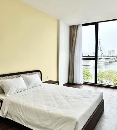 Han Riverine Hotel & Cafeteria DaNang