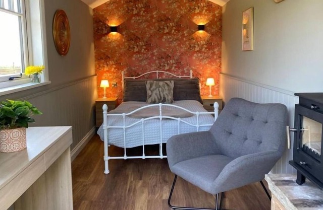 Hand crafted, this shepherds hut is a wonderful place to get away from it all. Set in the foothills