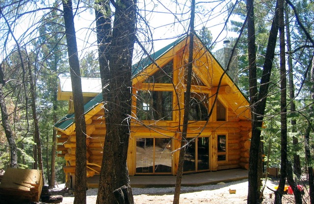 Handcrafted Accueil Connexion avec baignoire soutien chaud dans la forêt nationale
