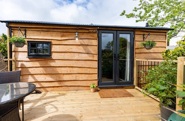 Studio-Douche-Vue sur Jardin-The Shepherd's Hut