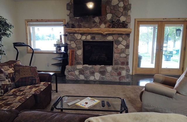 Lake Front Home On A Small No Wake Fishing Lake