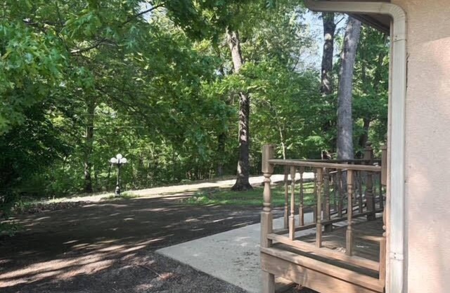 Handicap Accessible Studio w/ Full Kitchen on the River