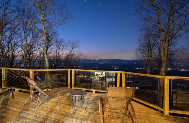 Hang Glider's Nest Views Near RockCity