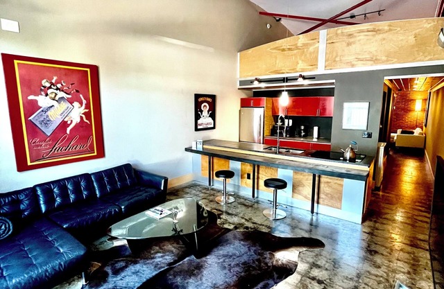 Hangar Loft Hotel + 006- Deux fois sur HGTV Walk to USC Stadium 1 mi à Ft Jax