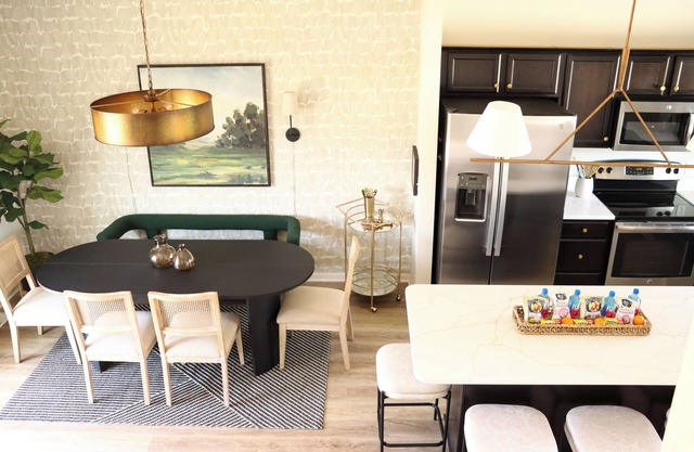 Happily Home @West Omaha 4 bed separate spaces sleeps 10