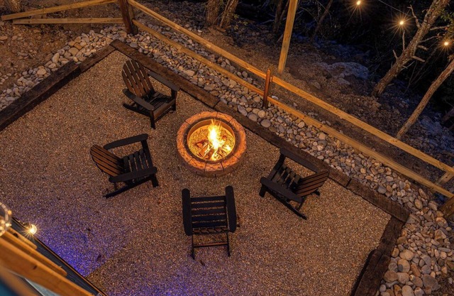 Cozy 3BR Cabin W/Hot Tub, Wood Fire-Pit, Game Room & Indoor Fireplace - Sleeps 8