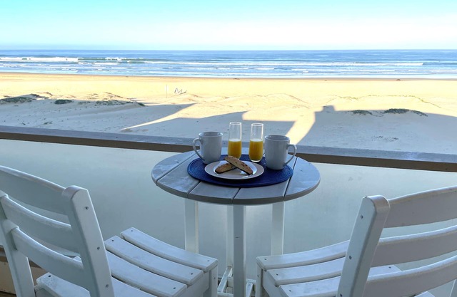 HAPPY CLAM OCEANFRONT 5BD/3.5BA