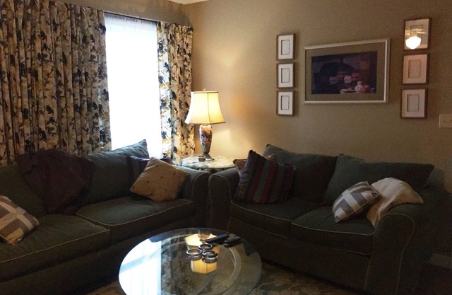 Happy Home Guest Suite- 12 minutes to TIEC and other equestrian venues