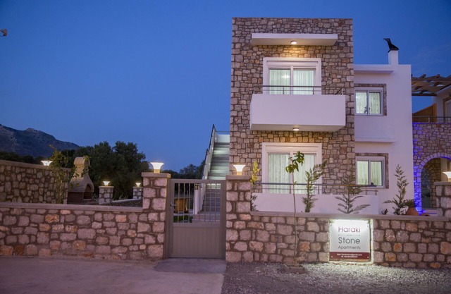 Haraki Stone Apartments
