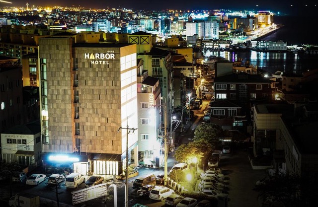 Harbor Hotel