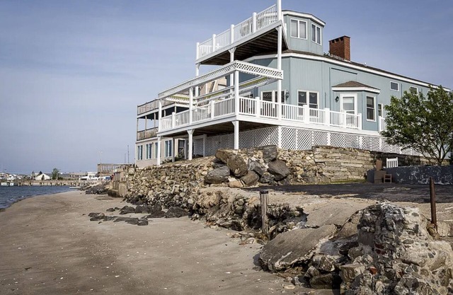 Harbor House in Seabrook, NH featured on HGTV's Beach Hunters!