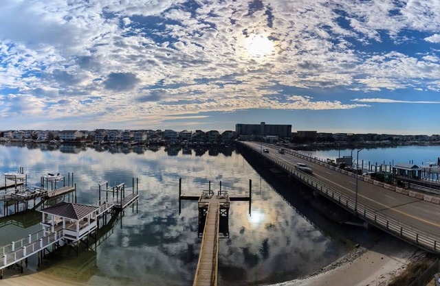 Harbor Inn