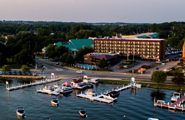 Harbor Shores on Lake Geneva