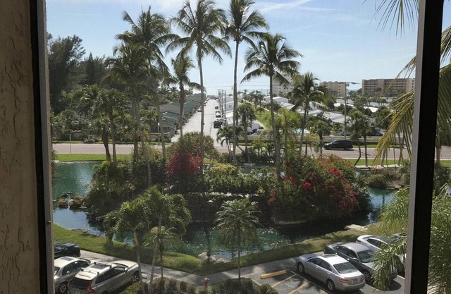 Port Tours & Yacht and Racquet Club