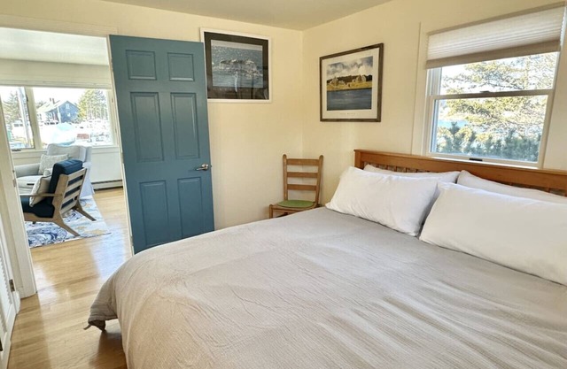 Harborside Pet Friendly Comfortable Cottage in Bass Harbor! [Mermaid Cottage]