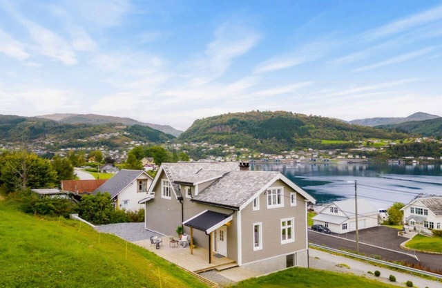 Hardangerfjord hideaway - luxury heritage home near Norheimsund, Kvam