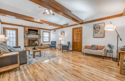 Hardwood Guesthouse