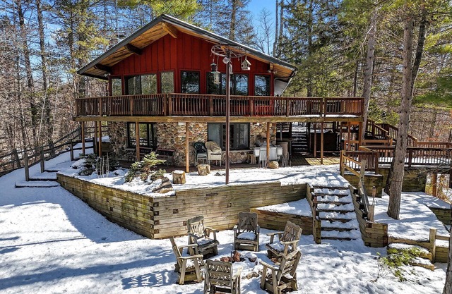 Hardwood Point Retreat Amazing 4-bedroom cabin in Silver Cliff with AC, WiFi