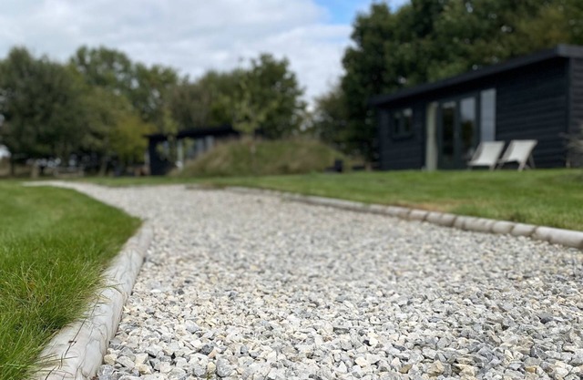 Hare’s Retreat - ( Middle Cabin ) - sleeps 2 guests in 1 bedroom