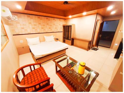 HARIDWAR HOTEL HEAVEN # GUEST - With Free Parking & Wi-fi - Restaurant Facilities Available Near Temple - A Premium Hotel In Haridwar