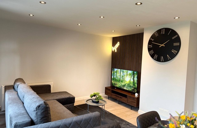 Harlow Cozy 3-Bed House Retreat