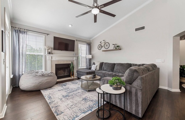 Harmon Haven Bike-Friendly Contemporary Condo w/ Garage on The Greenway!