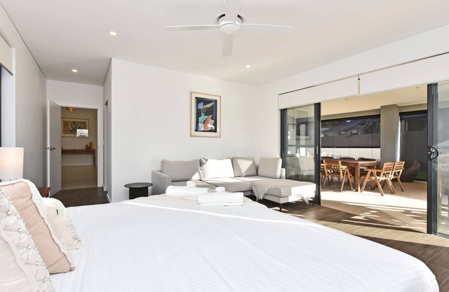 Harmony Haven at Huntlee with Hot Tub and easy access to Vineyards and facilities