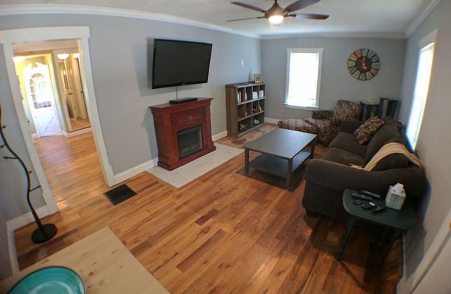 Harper Two Bedroom House in Historic Loveland