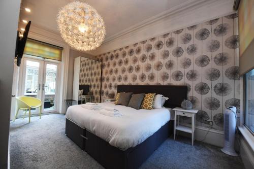 Harrogate Holiday Apartments - Courtyard Mews - Garden