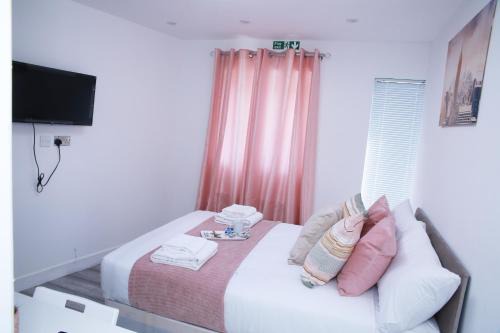 Harrow Luxury flat With free parking.