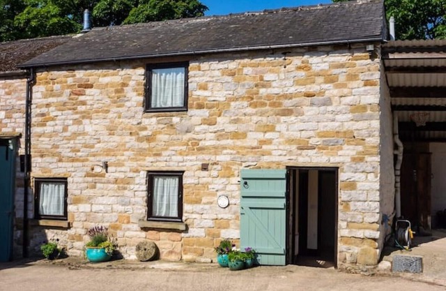 Harry Eyre Cottage, a Stunning Location With Fabulous Views of Mam Tor