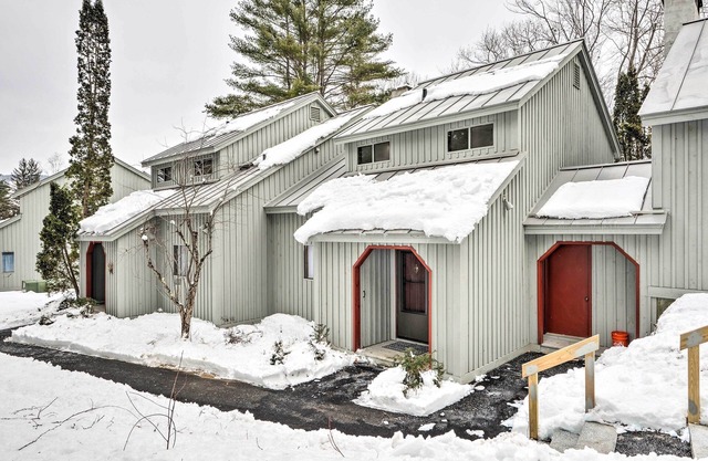 Hartford Escape w/ Fire Pit ~ 3 Mi to Ski & Golf!