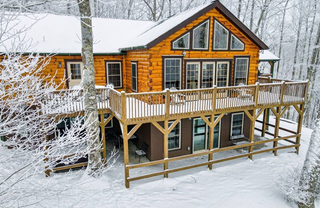 Mountain Cabin / Golf / Hot Tub / Vues / Gated / 8 personnes ++
