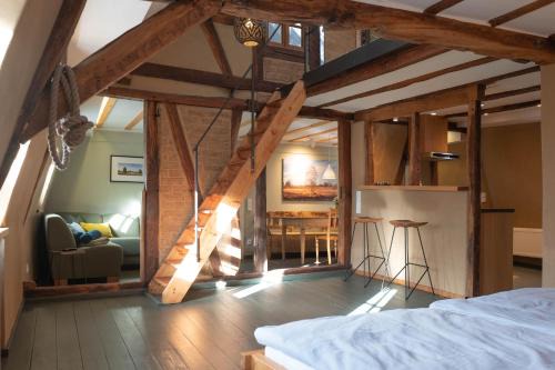Haus am Fluss-Monschau