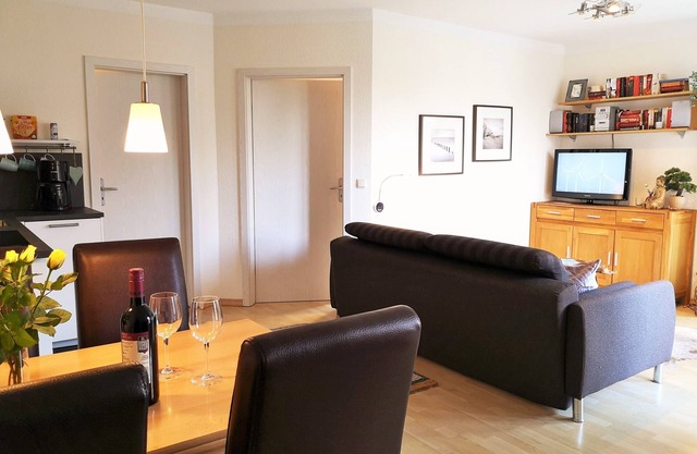 Haus Bernstein WE 4: bright and modern 2-room apartment with south-west facing balcony