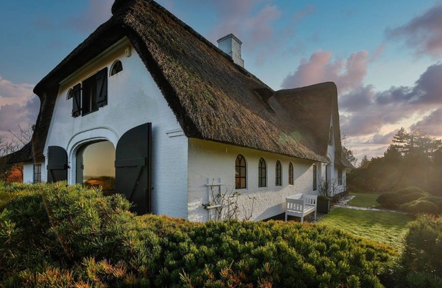 Haus Wattenblick - Reetgedecktes Einzelhaus auf ca. 280 m² Wohnfläche für bis zu 6 Personen mit
