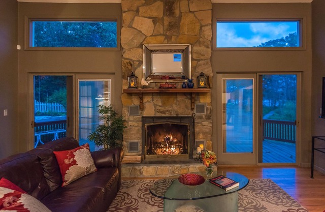 Tout avoir! Bord de lac, piscine et ski! 5 chambres