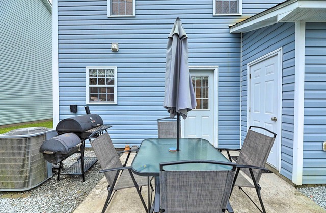 NEW! Havelock Townhome w/ Patio ~ 8 Miles to River