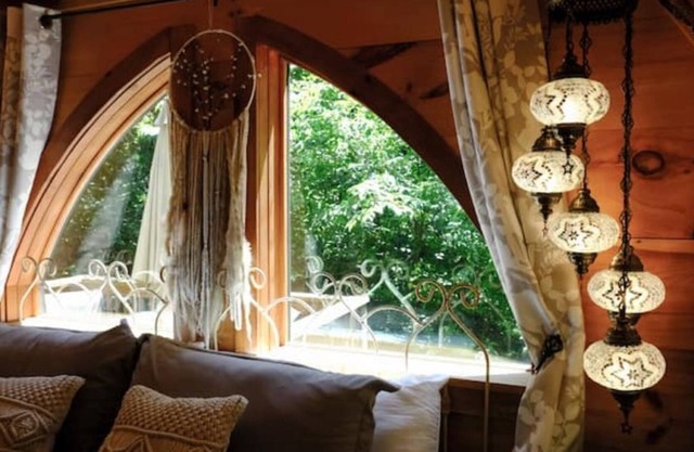 Haven Cabin- Pond, Outdoor Fireplace & Trails!